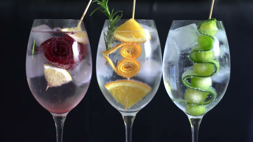 elementos orgânicos para enfeitar drinks